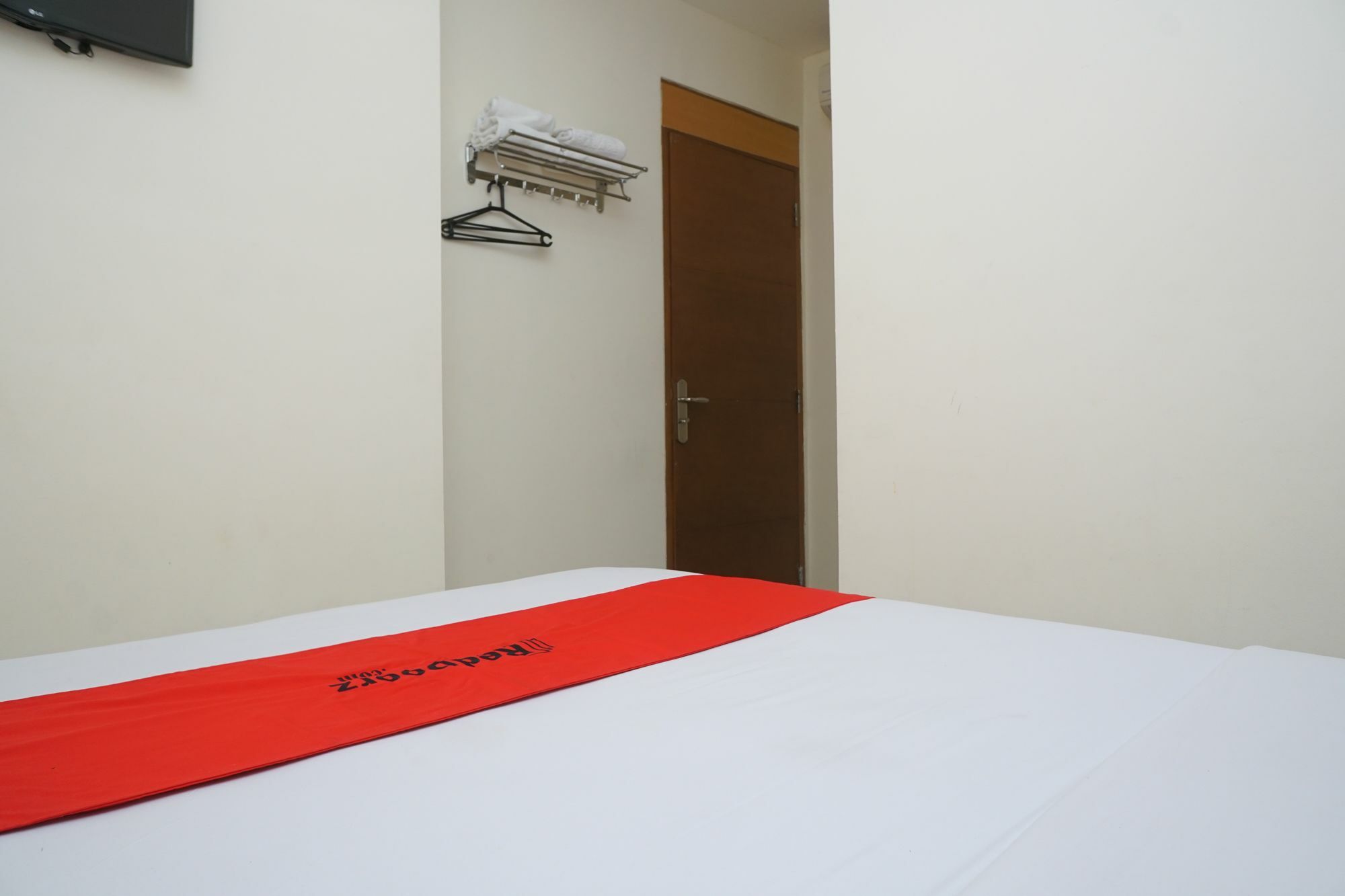 Reddoorz Plus @ Ciumbuleuit Area バンドゥン エクステリア 写真