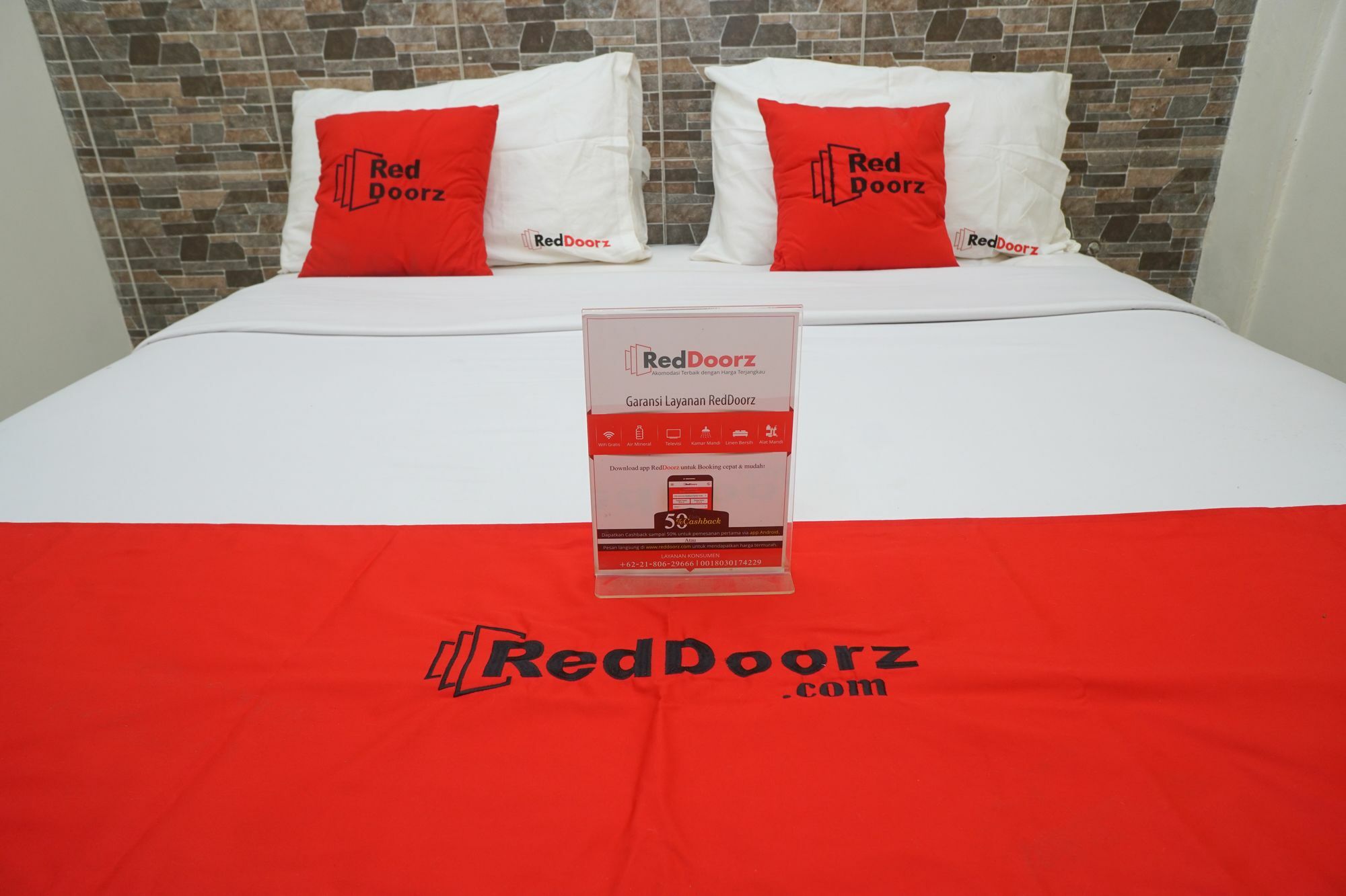 Reddoorz Plus @ Ciumbuleuit Area バンドゥン エクステリア 写真