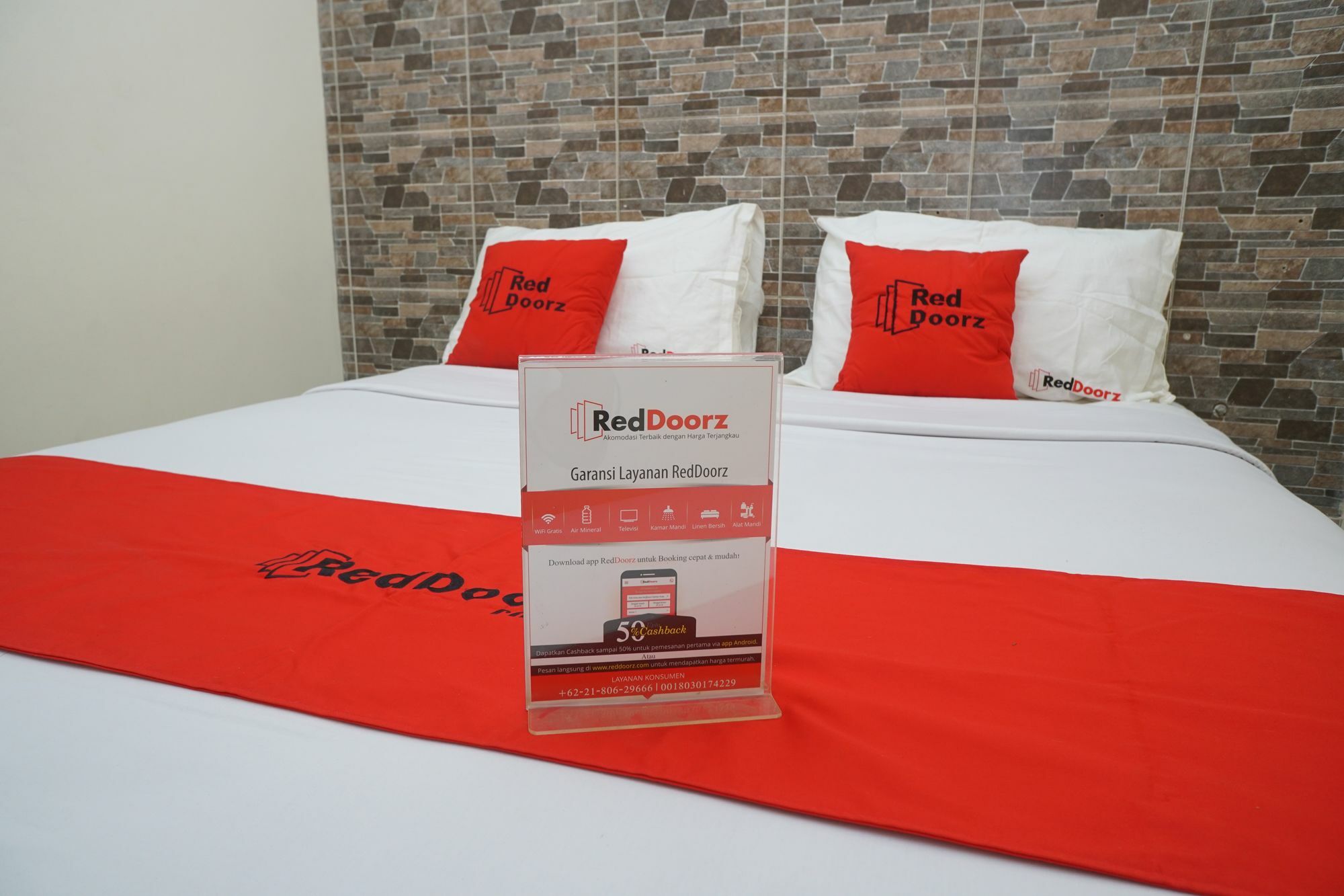 Reddoorz Plus @ Ciumbuleuit Area バンドゥン エクステリア 写真