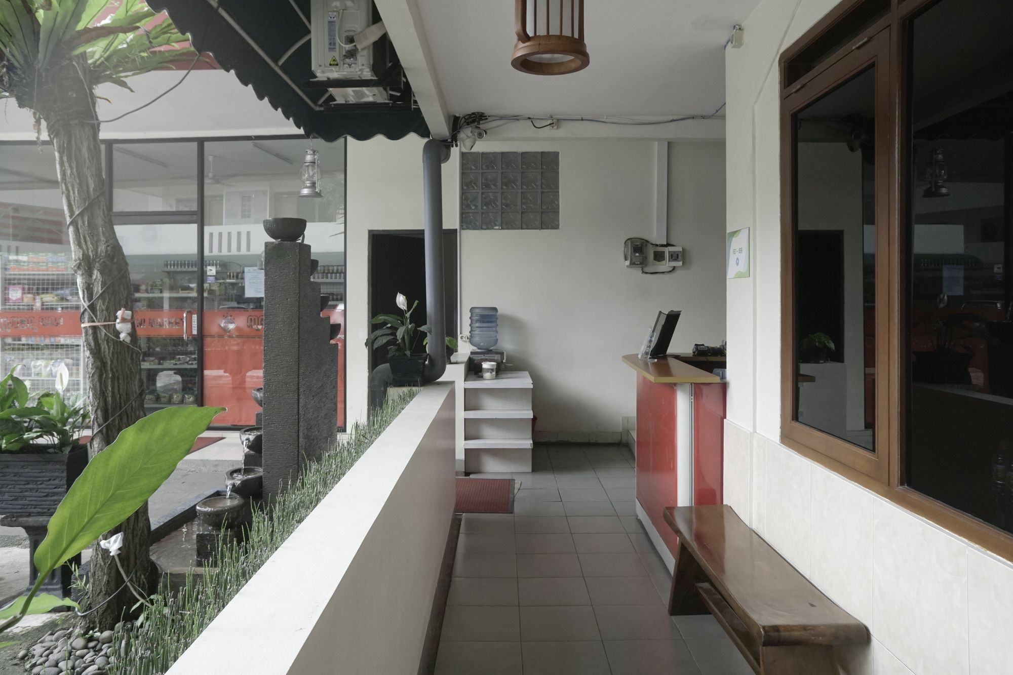 Reddoorz Plus @ Ciumbuleuit Area バンドゥン エクステリア 写真